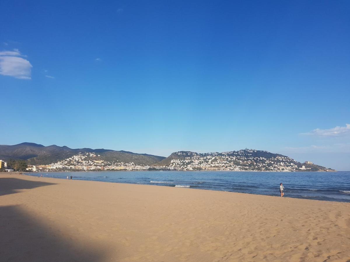 Beautiful Apartment In Front Of Beach, Pool, View ロザス エクステリア 写真