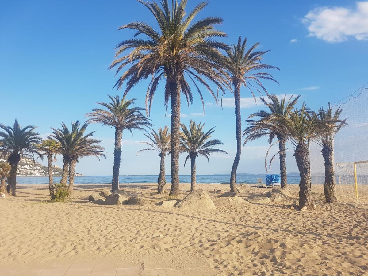 Beautiful Apartment In Front Of Beach, Pool, View ロザス エクステリア 写真